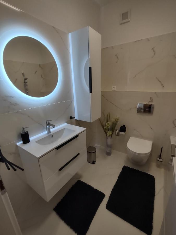 Апартаменты Karina Apartman Дунайска-Стреда Экстерьер фото