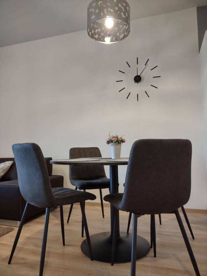 Апартаменты Karina Apartman Дунайска-Стреда Экстерьер фото
