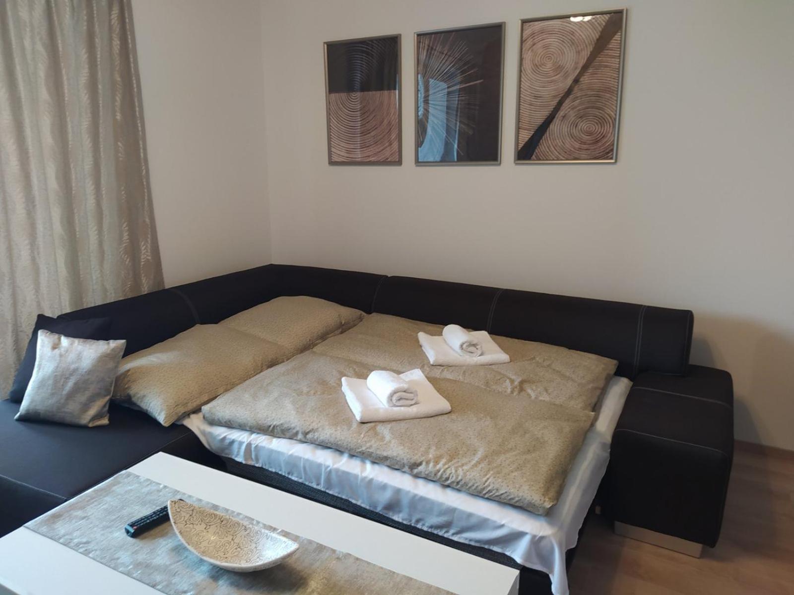 Апартаменты Karina Apartman Дунайска-Стреда Экстерьер фото