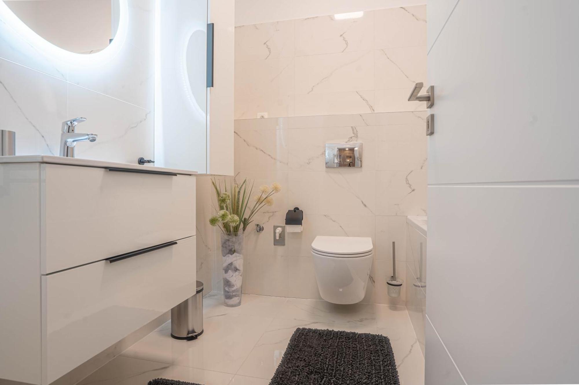 Апартаменты Karina Apartman Дунайска-Стреда Экстерьер фото