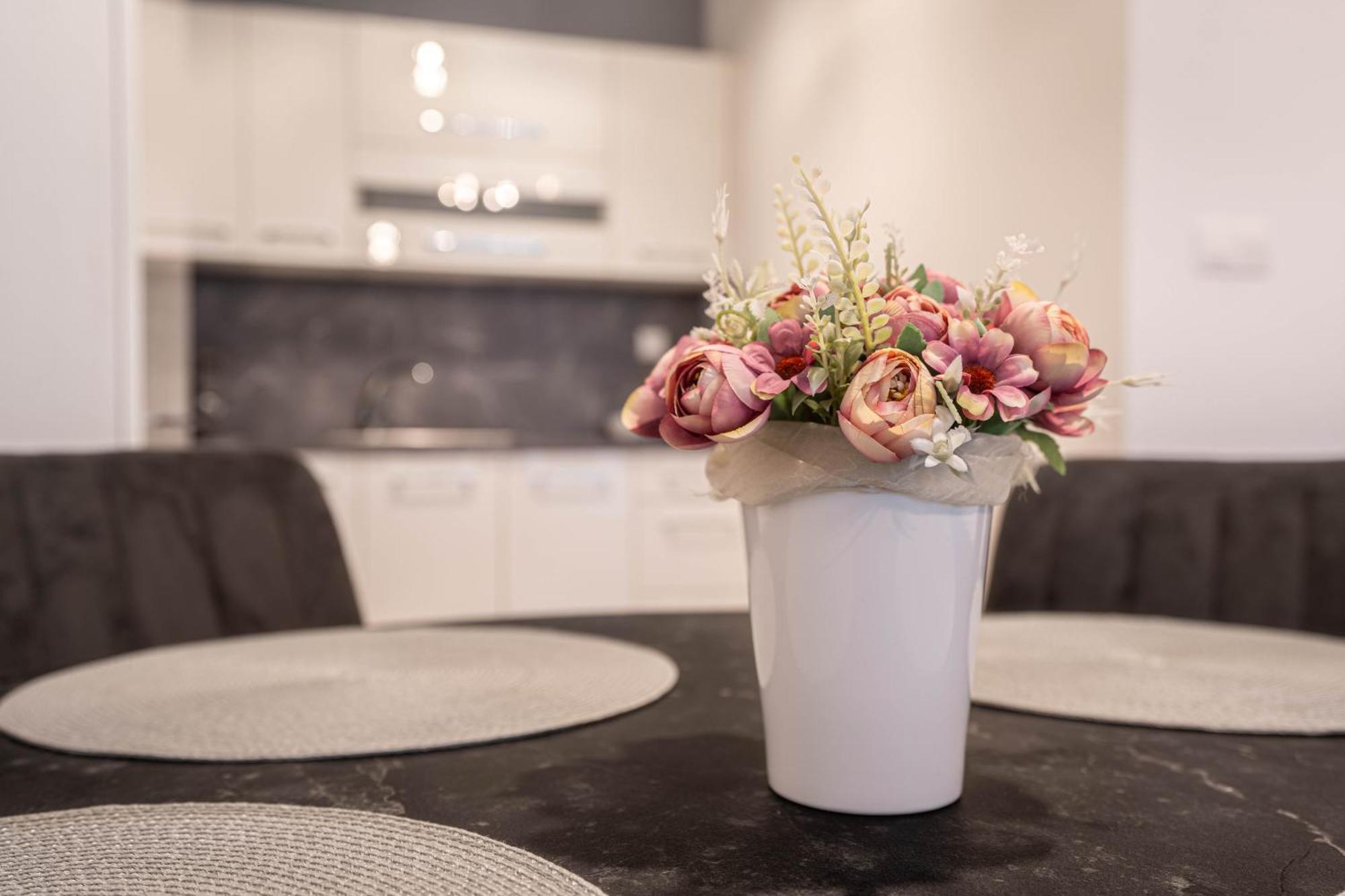 Апартаменты Karina Apartman Дунайска-Стреда Экстерьер фото