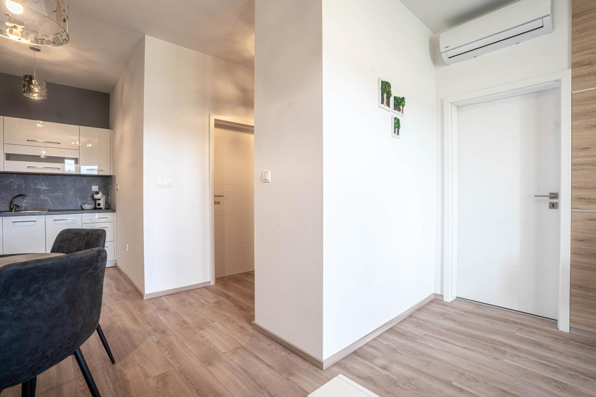 Апартаменты Karina Apartman Дунайска-Стреда Экстерьер фото